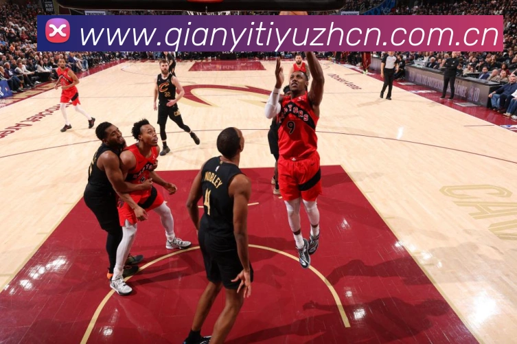尼克斯主场迎战热火NBA常规赛焦点战激情上演解析:最新赛事动态与深度分析 尼克斯主场迎战热火NBA常规赛焦点战激情上演解析:最新赛事动态与深度分析